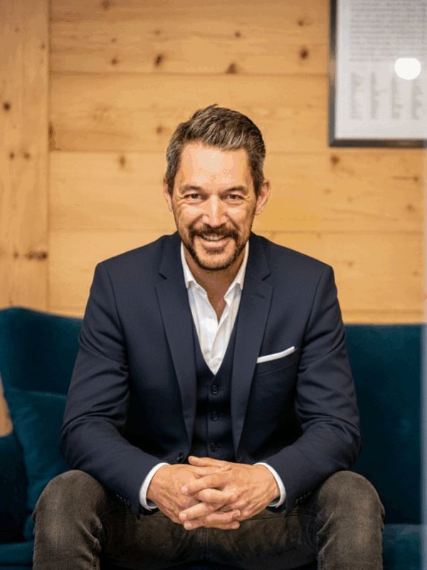 Nicolas Machoud, courtier chez Bagnes Immobilier, qui vous présente la Résidence Bindzi.